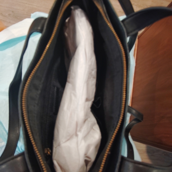 NWT FRYE AND CO. FAUX LEATHER BAG - Picture 5 of 8